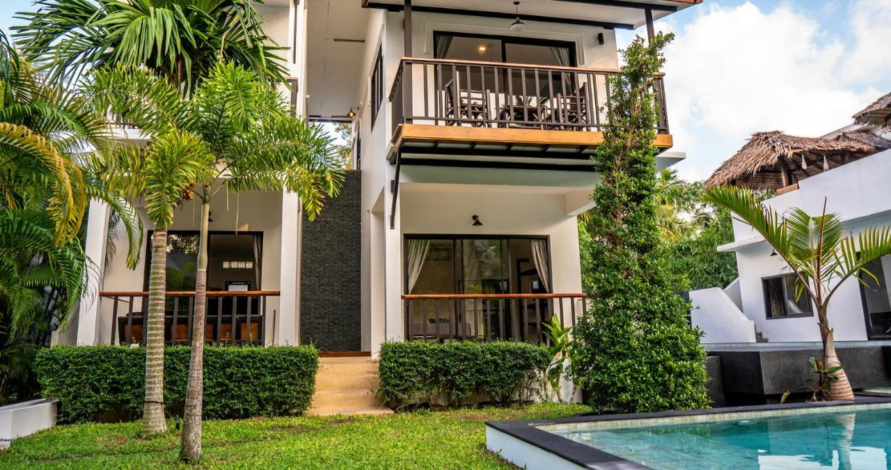 Aqua Suites Wok Tum Buitenkant foto