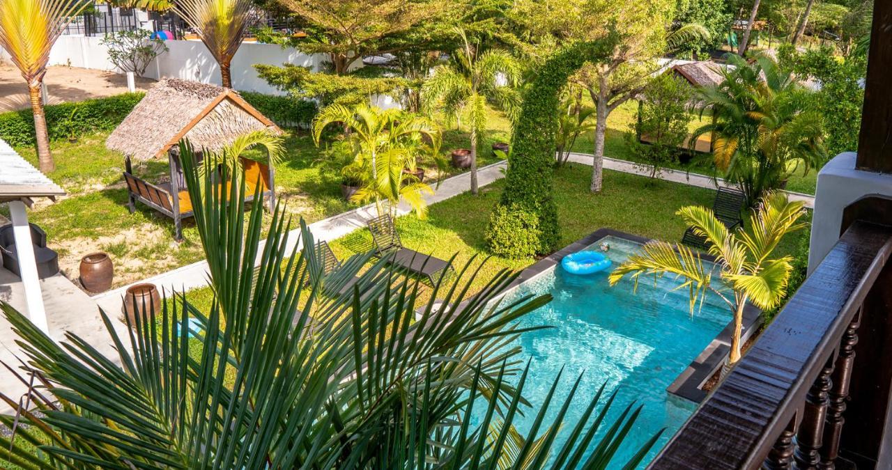 Aqua Suites Wok Tum Buitenkant foto